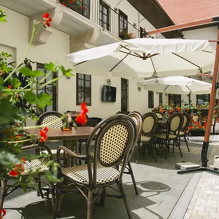 Hotel Le Petit Paris 3*